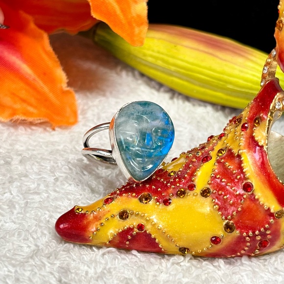 Silver blue flash Moonstone Face Ring-carved - Picture 8 of 9